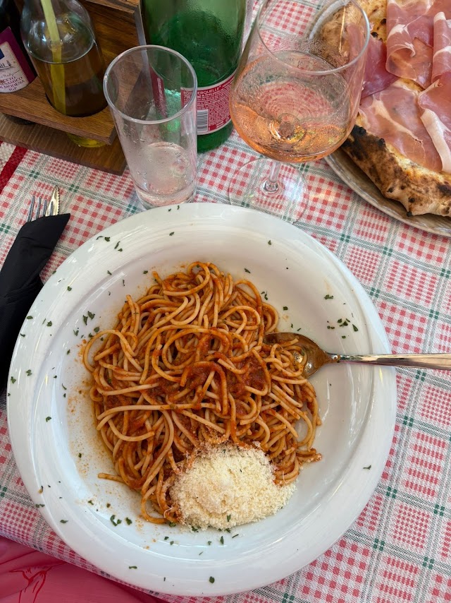 Spaghetti in tomato sauce