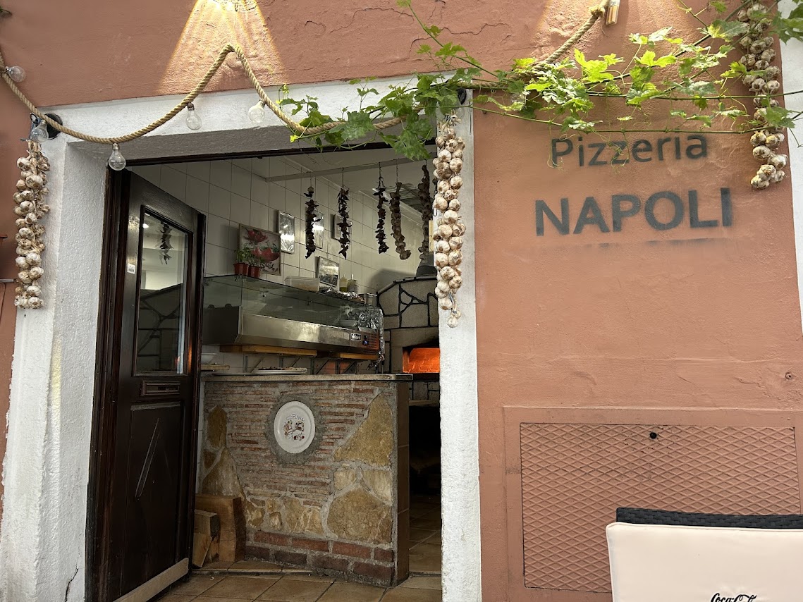 Pizzeria Napoli storefront in Poreč